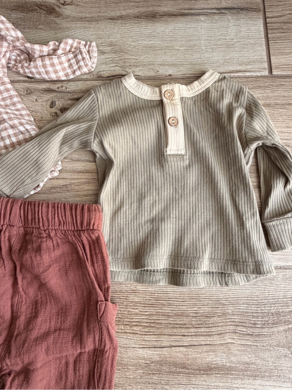 Quincy Mae Neutral and Rust Kids Matching Sets - Picture 13 of 14